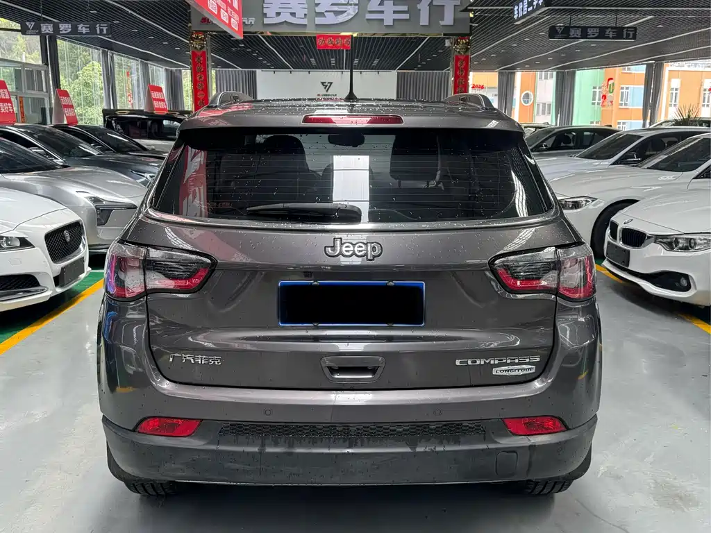 Jeep Compass 2018 — фото 8