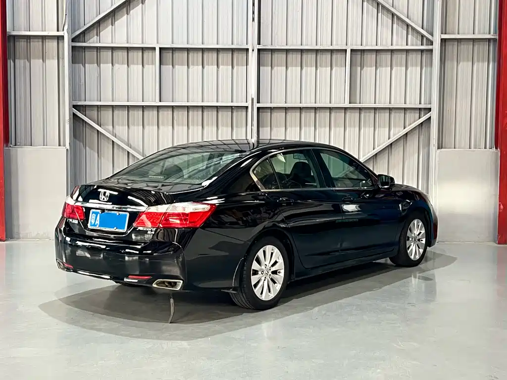 Honda Accord 2016 — фото 7