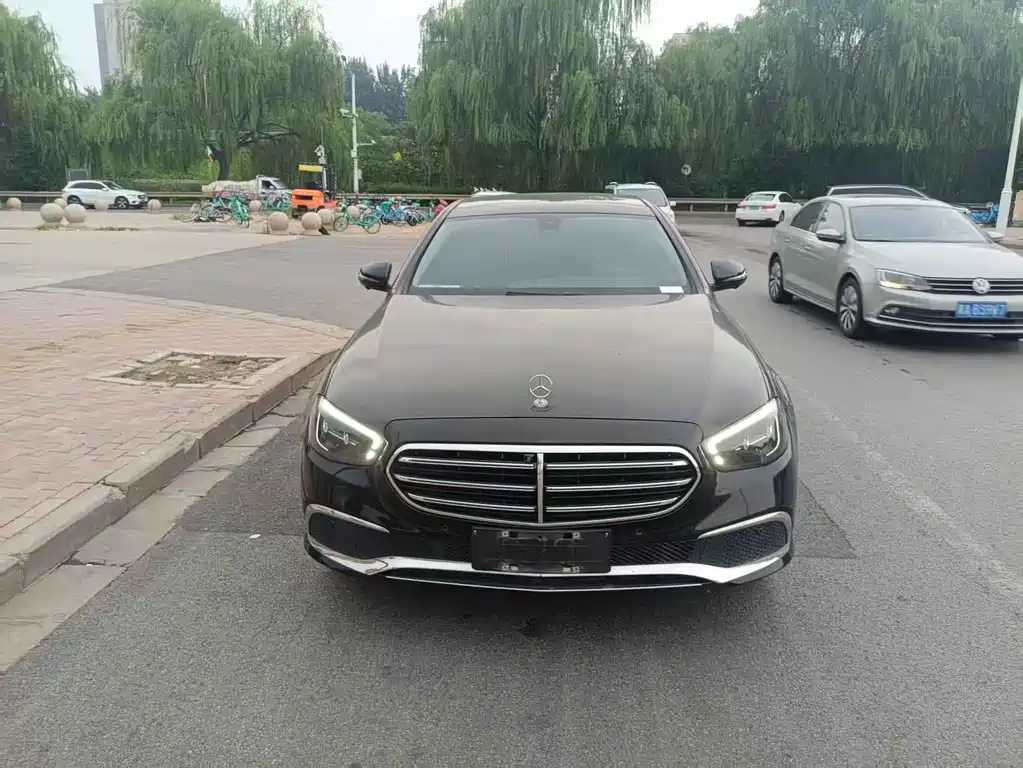 Mercedes-Benz E-Class 2022