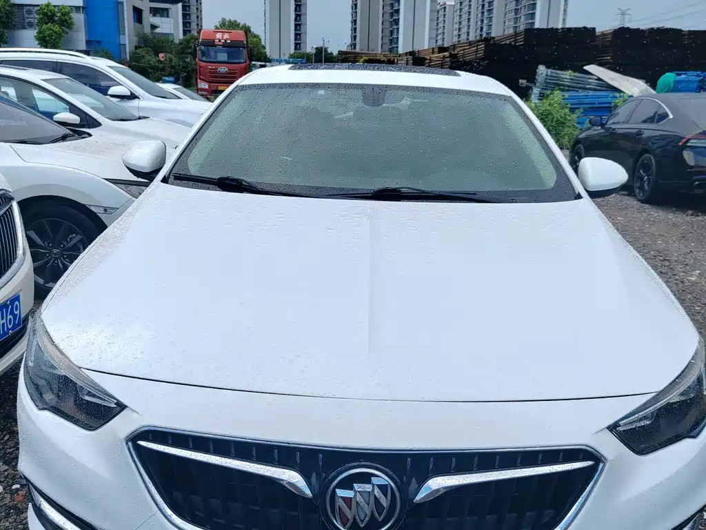 Buick Regal 2018 — фото 13