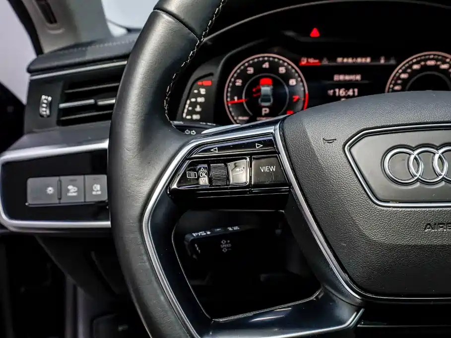 Audi A7L 2024 — фото 15