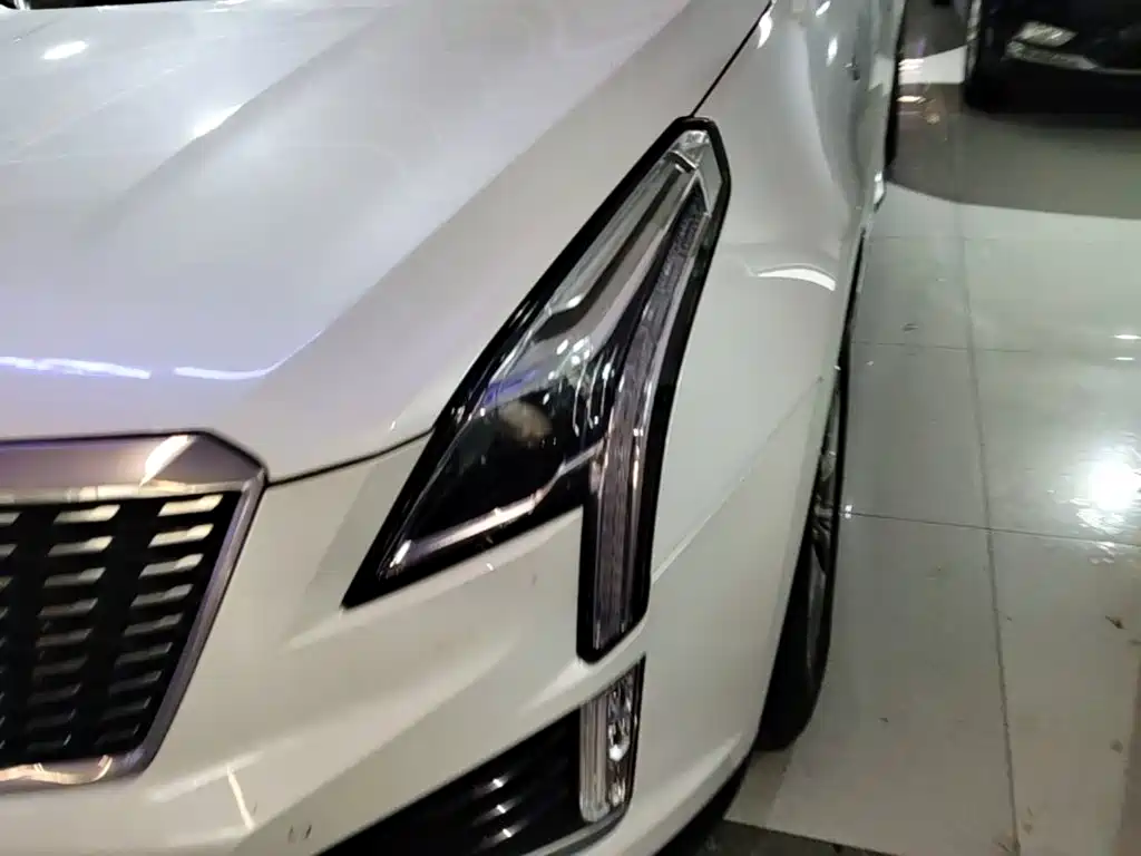 Cadillac XT5 2020 — фото 24