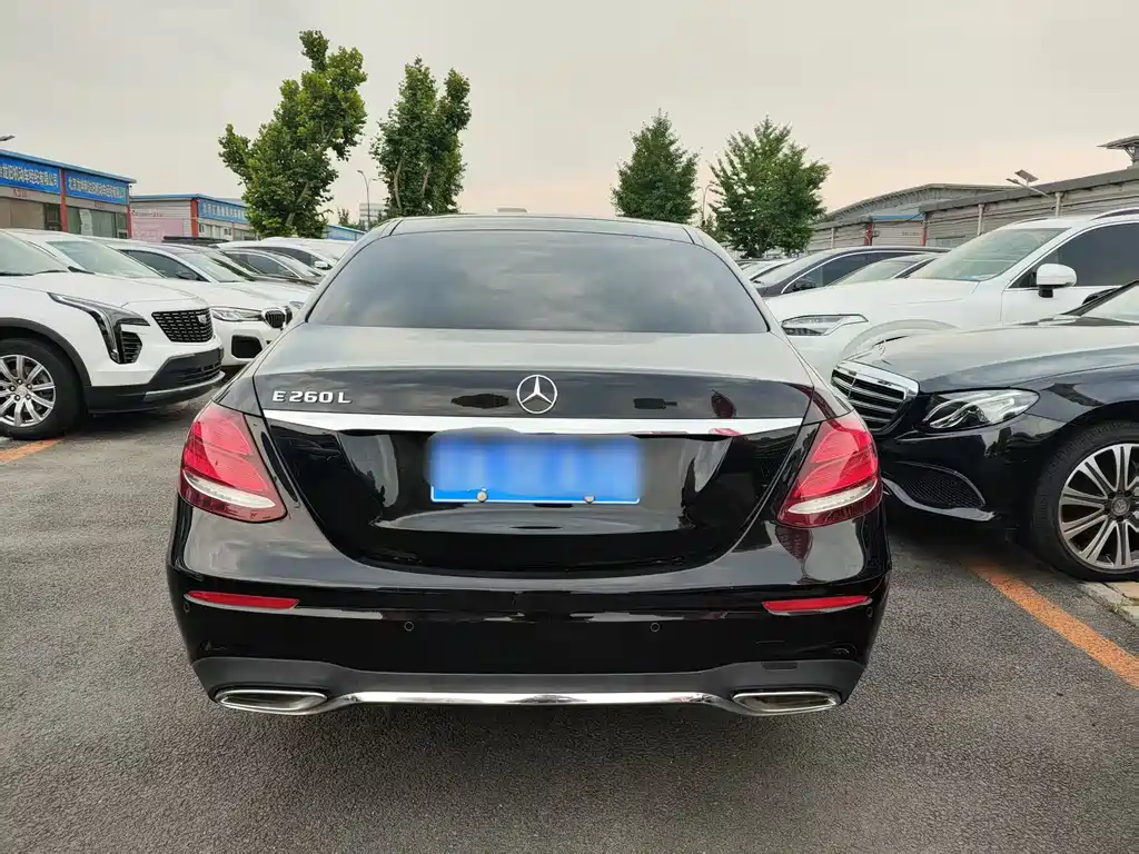 Mercedes-Benz E-Class 2020 — фото 15