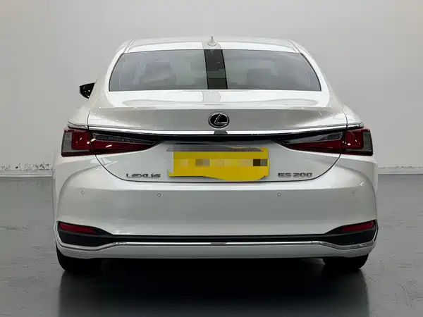 Lexus ES 2024