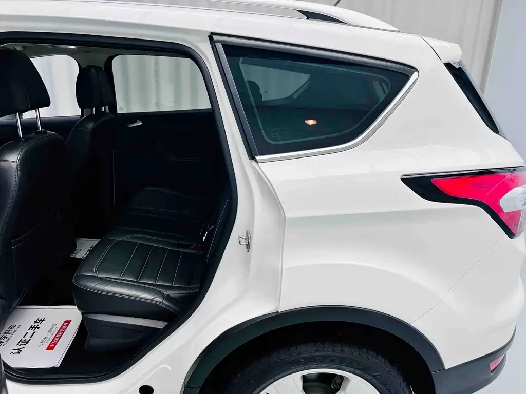 Ford Kuga 2019 — фото 22