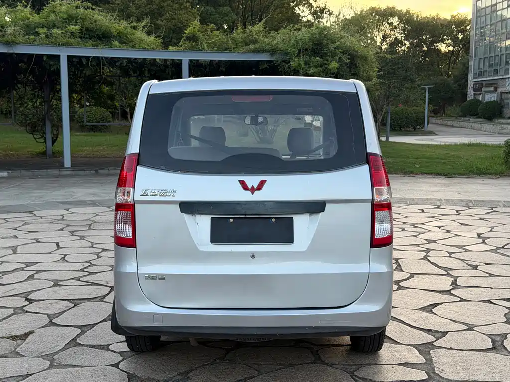 Wuling Hongguang 2015 — фото 10