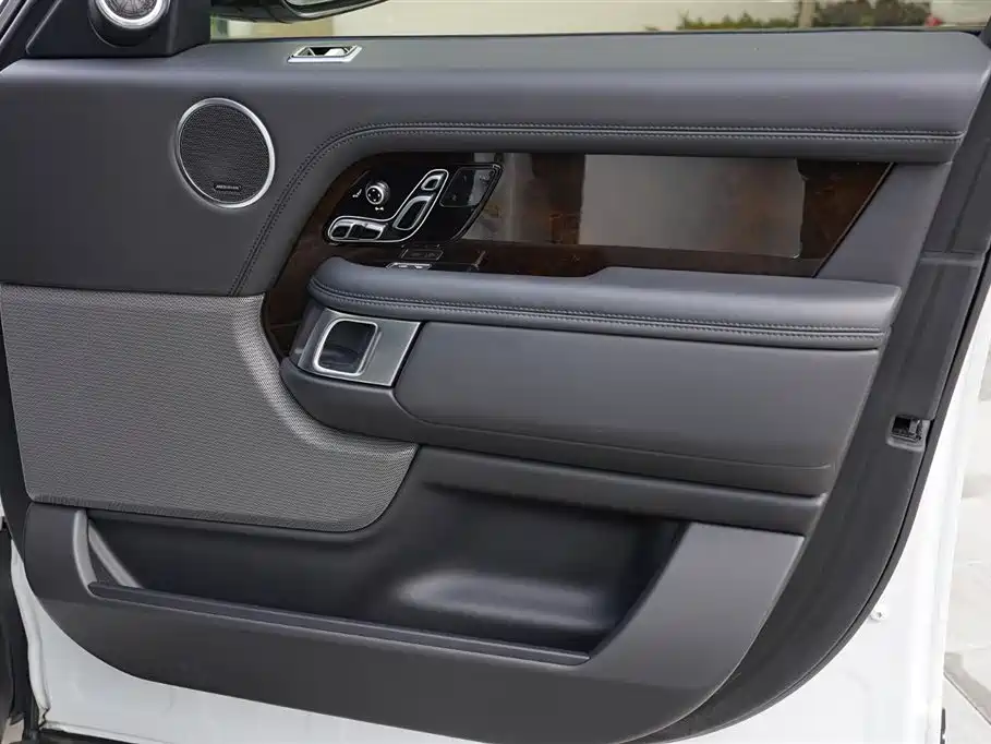 Land Rover Range Rover 2020 — фото 19