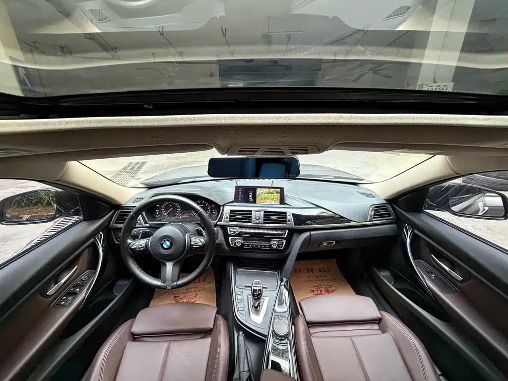 BMW 3 Series 2018 — фото 13