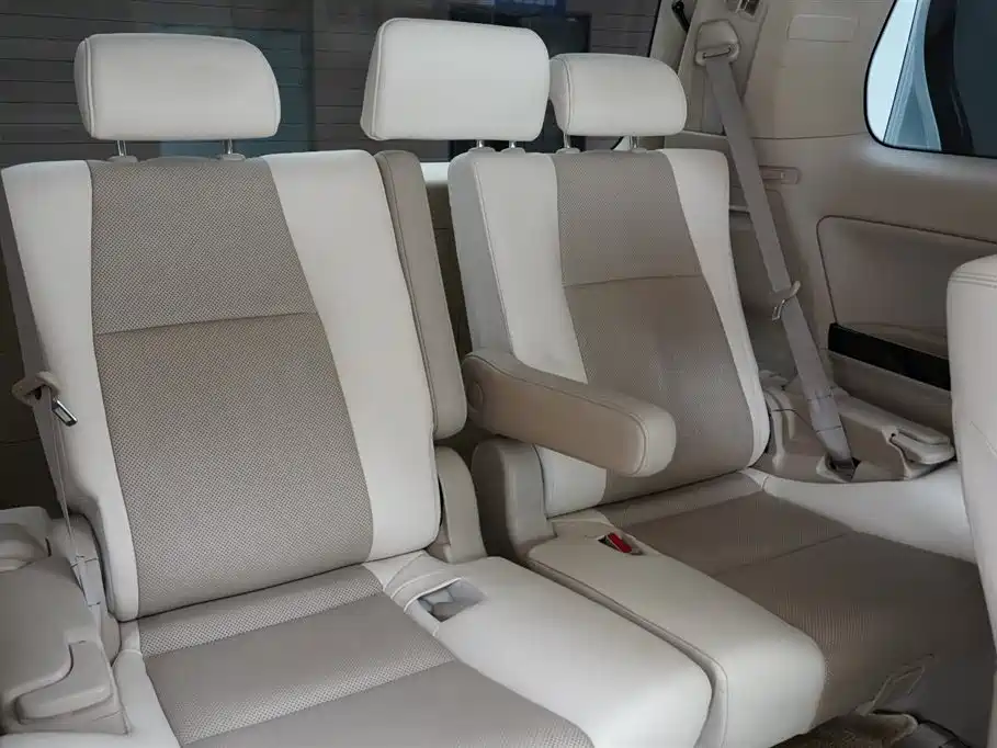 Toyota Alphard 2014 — фото 26