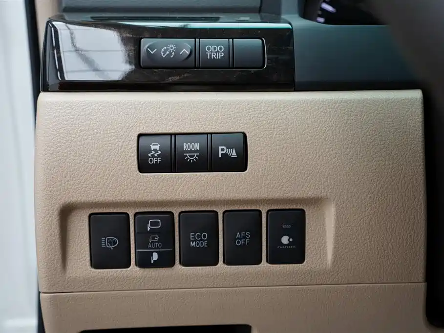 Toyota Alphard 2014 — фото 13