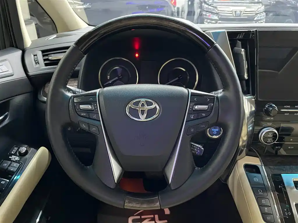 Toyota Alphard 2020 — фото 10