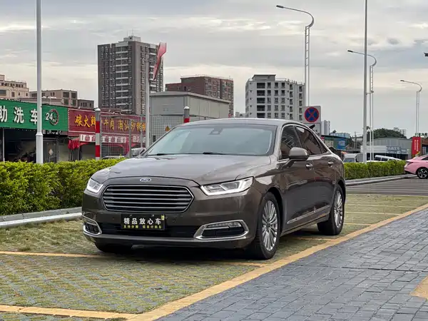 Ford Taurus 2015