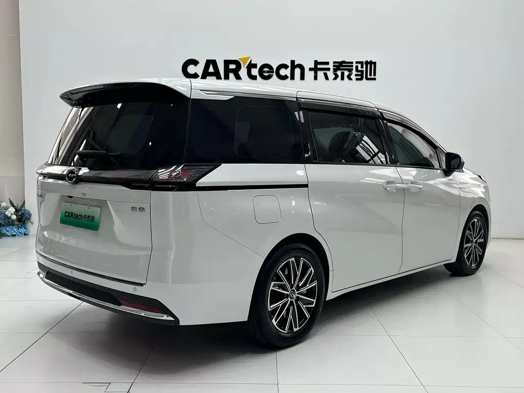 GAC Motor E8 PHEV 2024 — фото 12