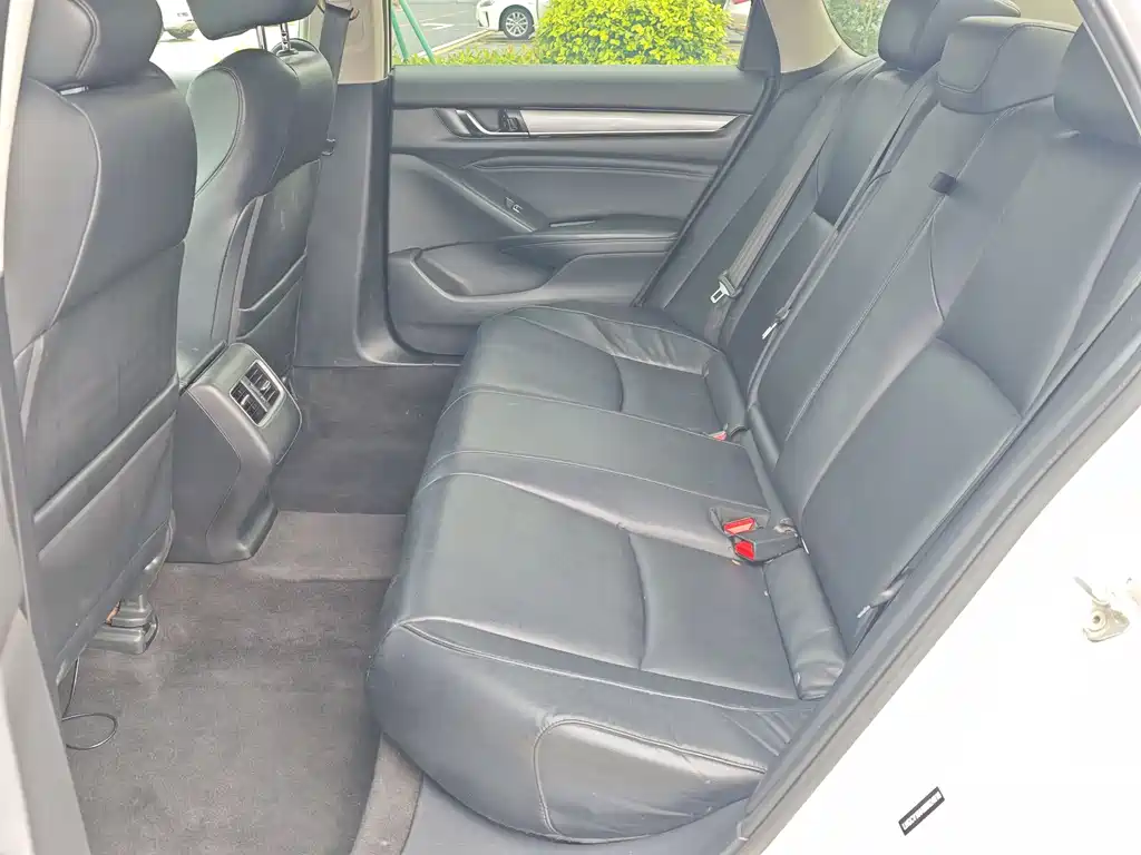 Honda Accord 2018 — фото 17