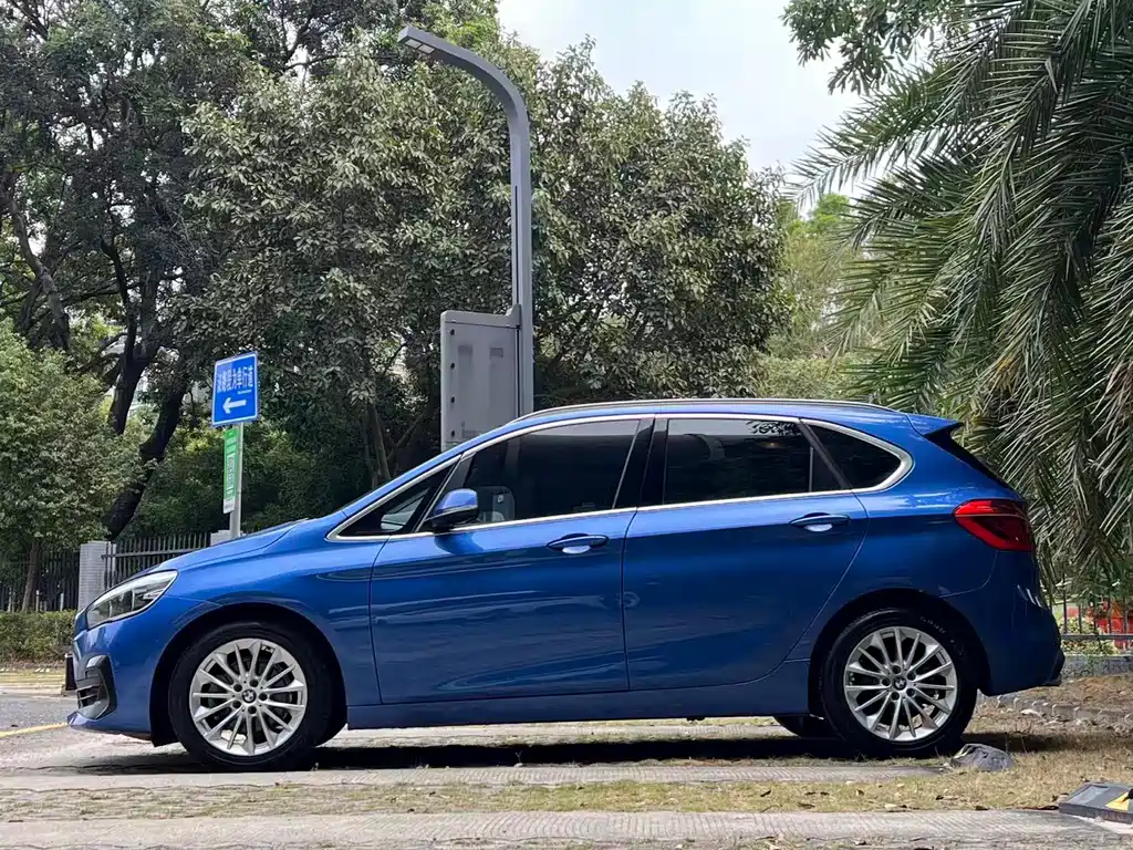 BMW 2 Series Active Tourer 2019 — фото 7