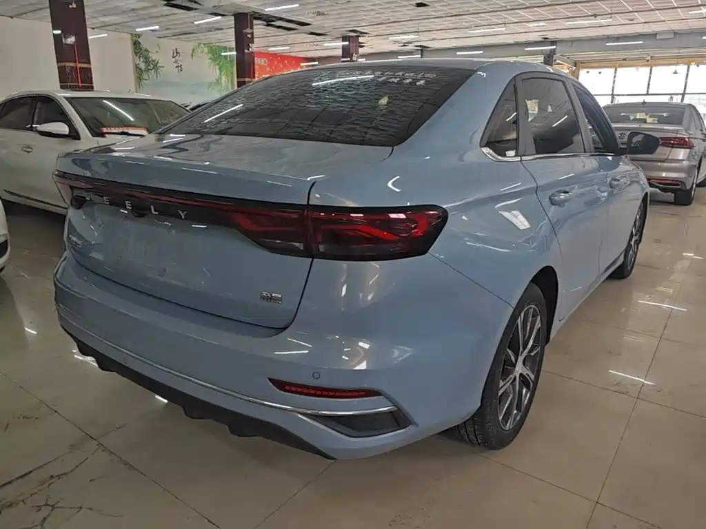 Geely Emgrand 2023