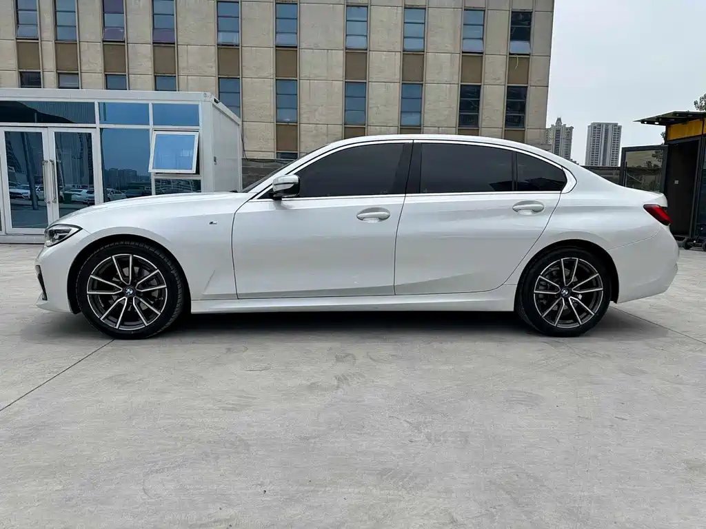 BMW 3 Series 2022