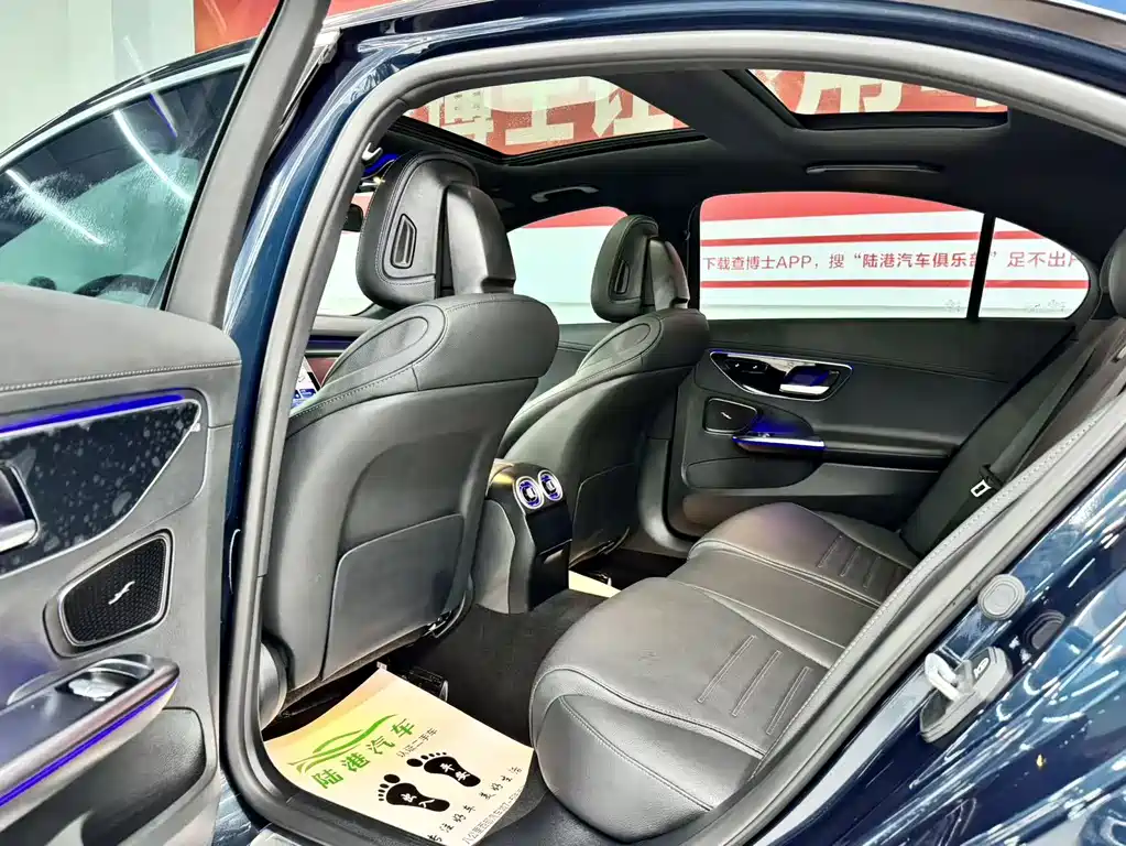 Mercedes-Benz C-Class 2025 — фото 8