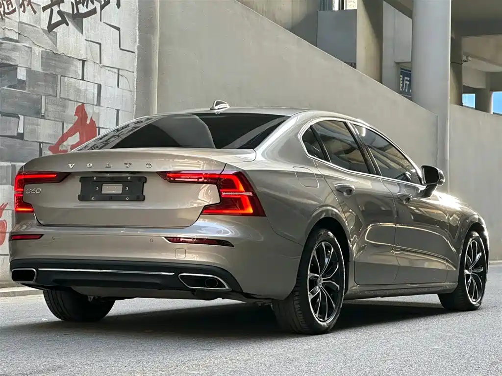 Volvo S60 2021 — фото 5