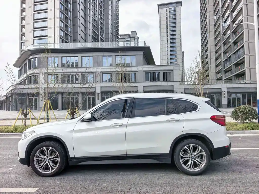 BMW X1 2019 — фото 12