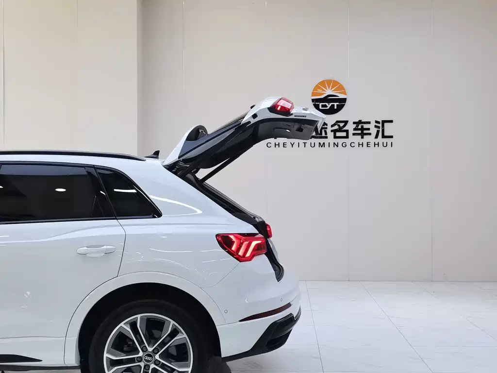 Audi Q3 2023 — фото 20