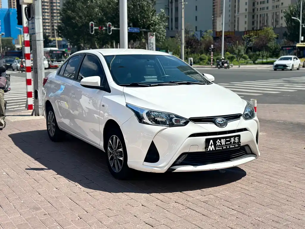 Toyota Yaris L 2020 — фото 5