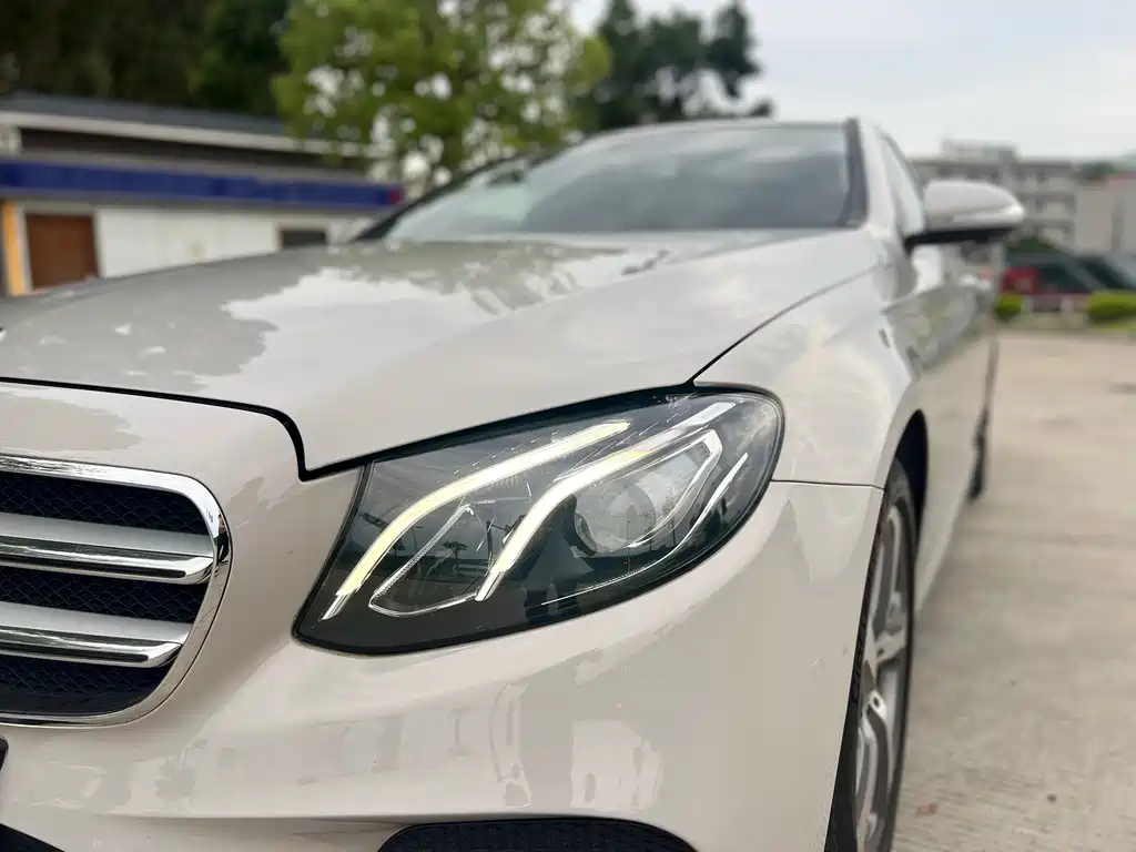 Mercedes-Benz E-Class 2018 — фото 18