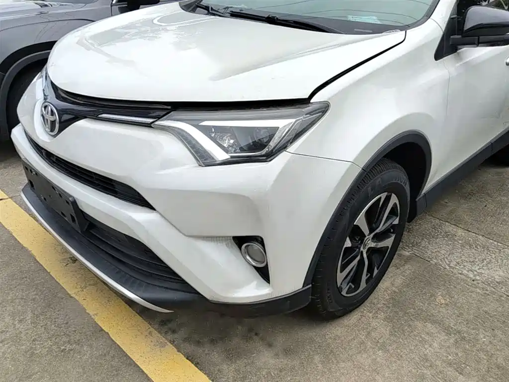 Toyota RAV4 2019 — фото 24