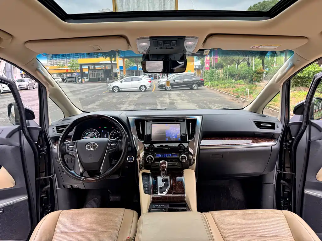 Toyota Alphard 2020 — фото 7