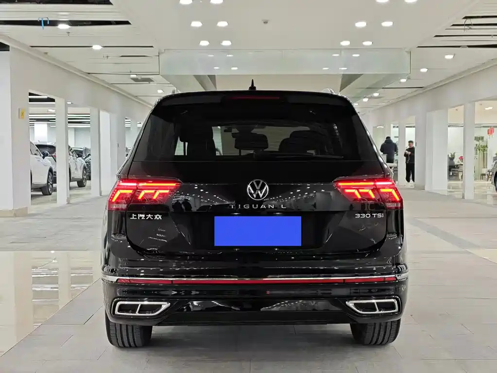 Volkswagen Tiguan L 2023 — фото 8