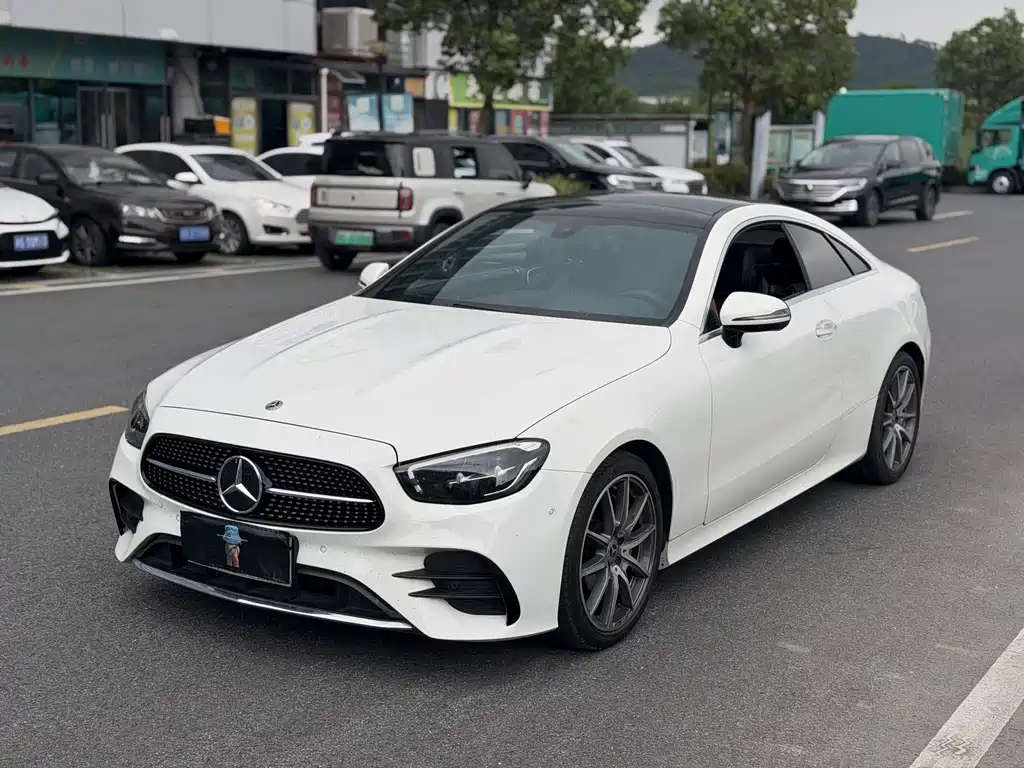 Mercedes-Benz E-Class 2022 — фото 1