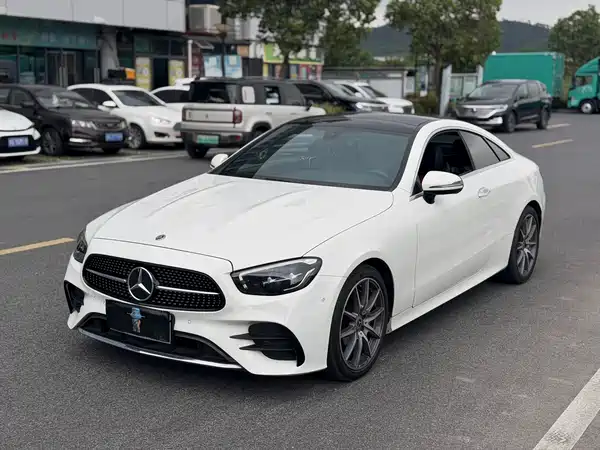 Mercedes-Benz E-Class 2022