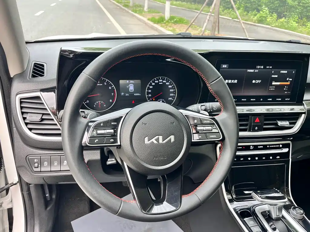 Kia KX3 2022 — фото 11