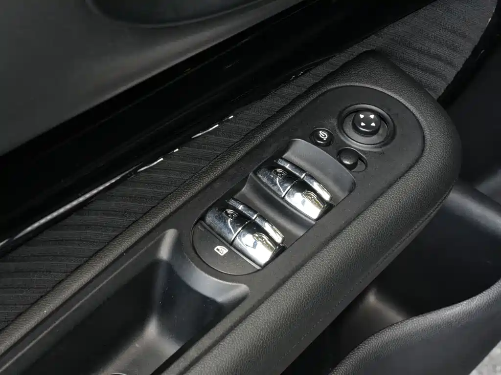 MINI Clubman 2018 — фото 19