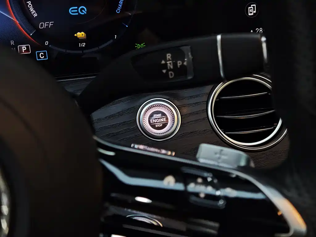 Mercedes-Benz E-Class New Energy 2022 — фото 11