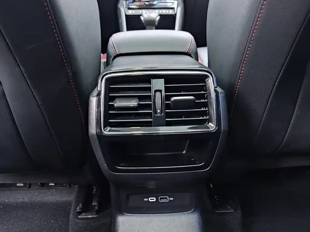 Skoda Karoq 2023 — фото 14