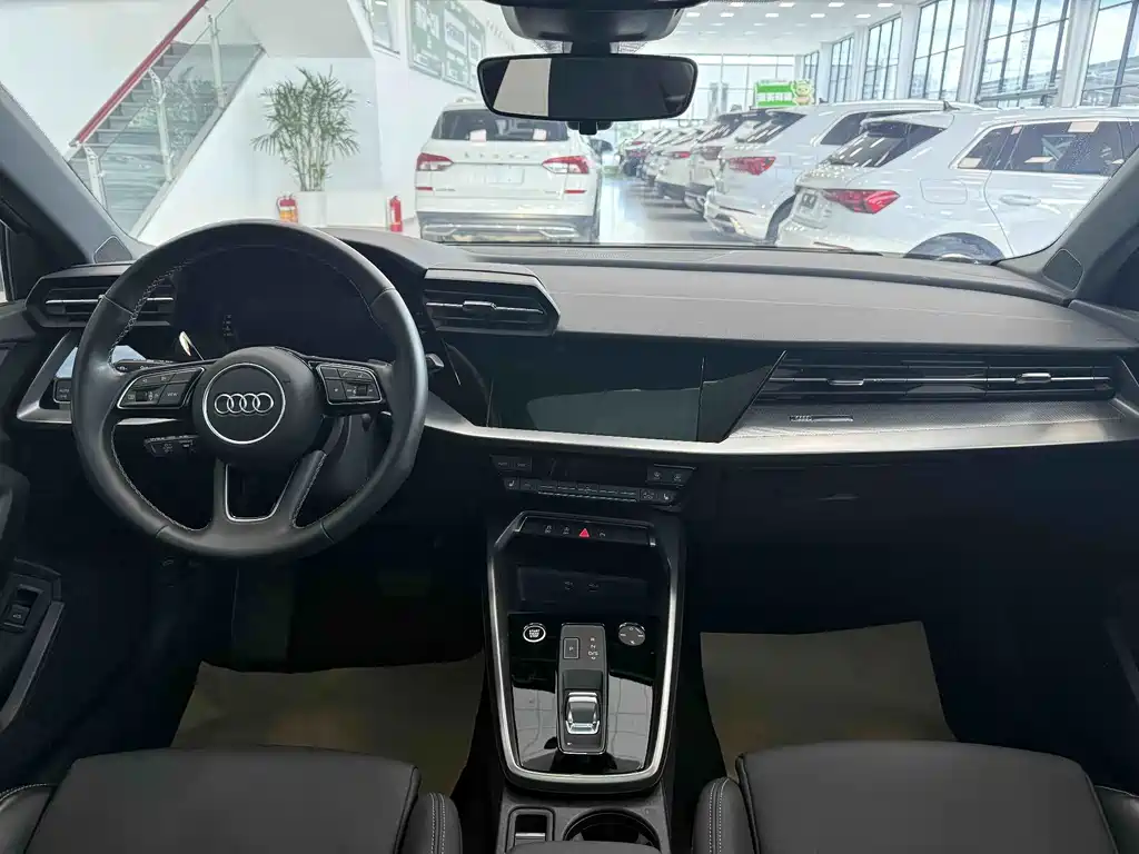 Audi A3 2023 — фото 23