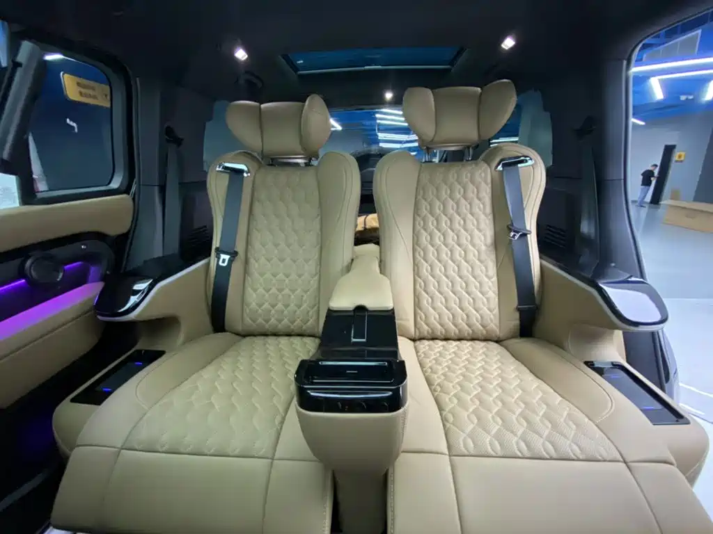 Land Rover Defender 2025 — фото 26