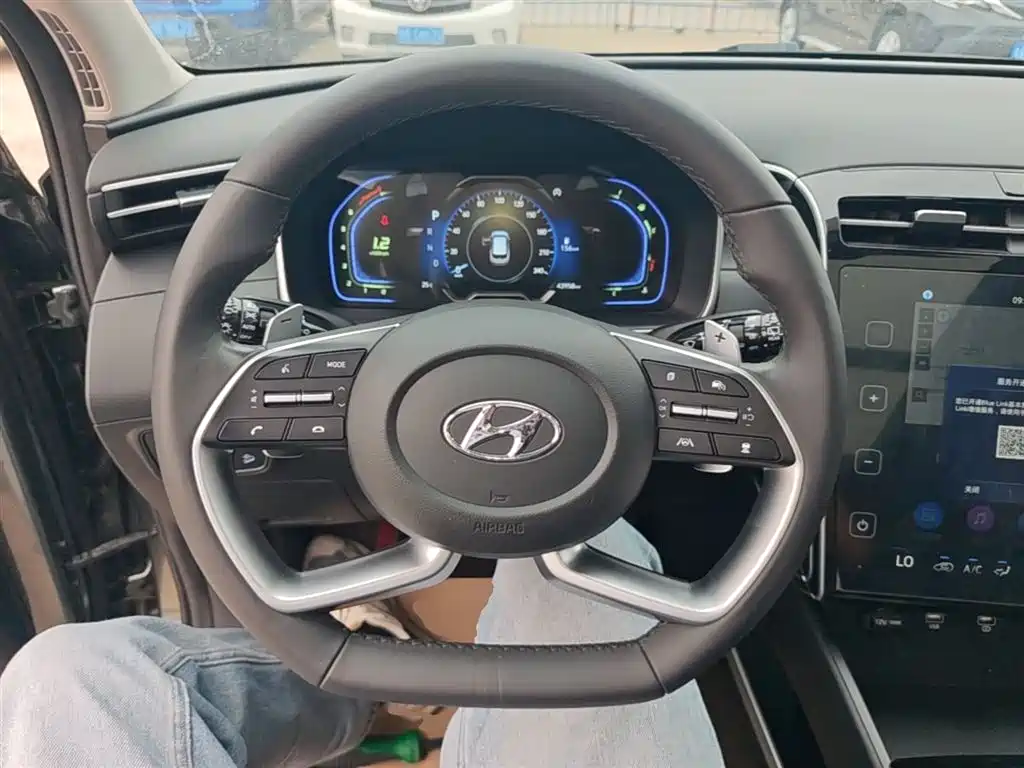 Hyundai Tucson 2023 — фото 11