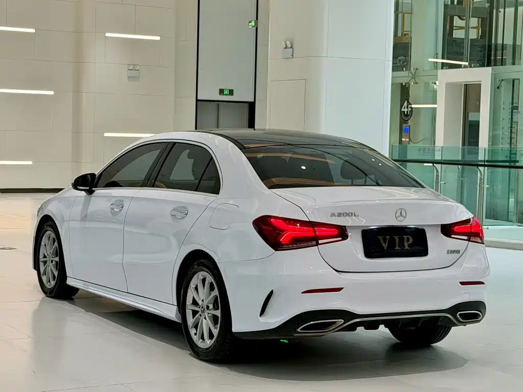 Mercedes-Benz A-Class 2022 — фото 9
