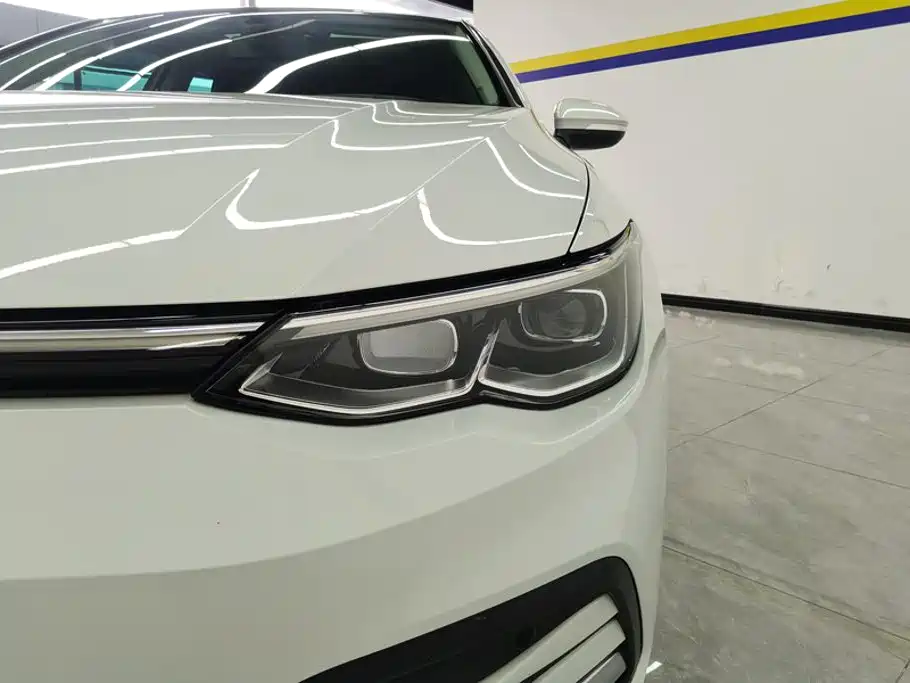 Volkswagen Golf 2021