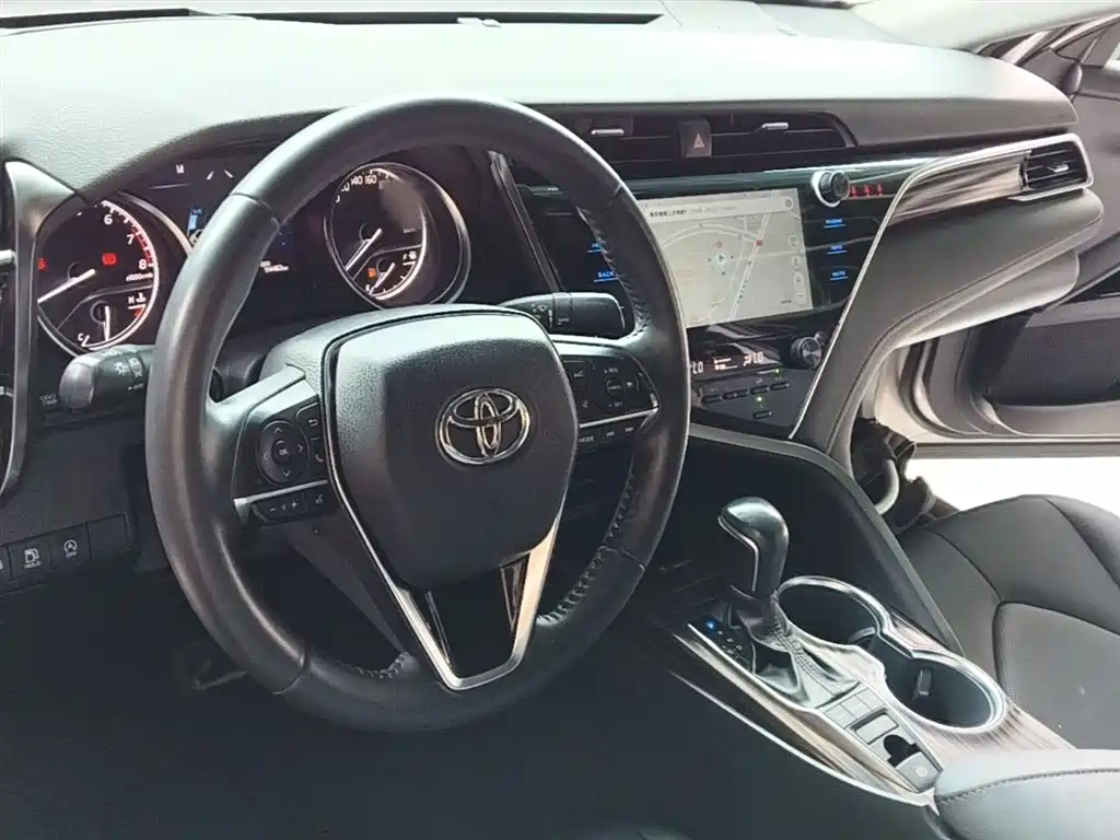 Toyota Camry 2020 — фото 10