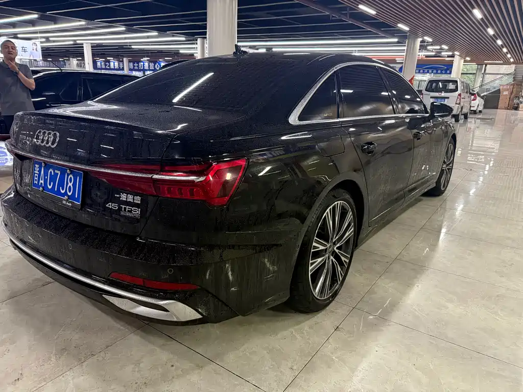 Audi A6L 2024 — фото 5