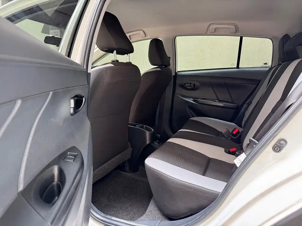 Toyota Yaris L 2023