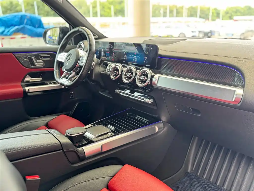Mercedes-Benz GLB AMG 2022 — фото 13
