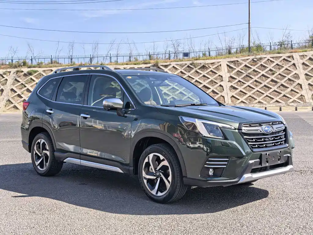 Subaru Forester 2023 — фото 3
