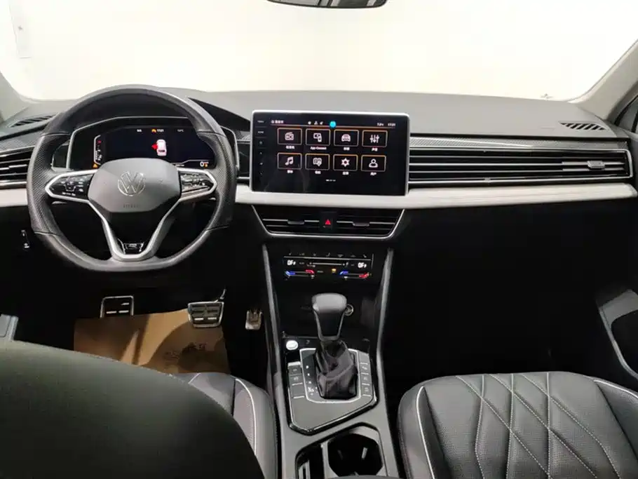 Volkswagen Tiguan L 2023 — фото 12