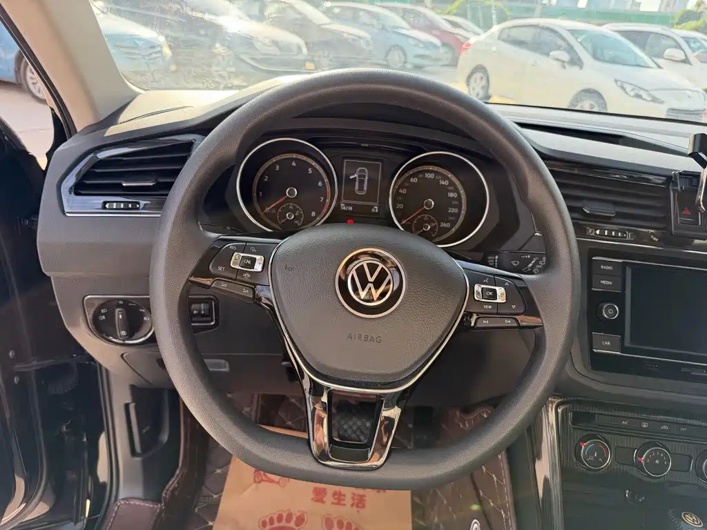 Volkswagen Tiguan L 2021 — фото 13