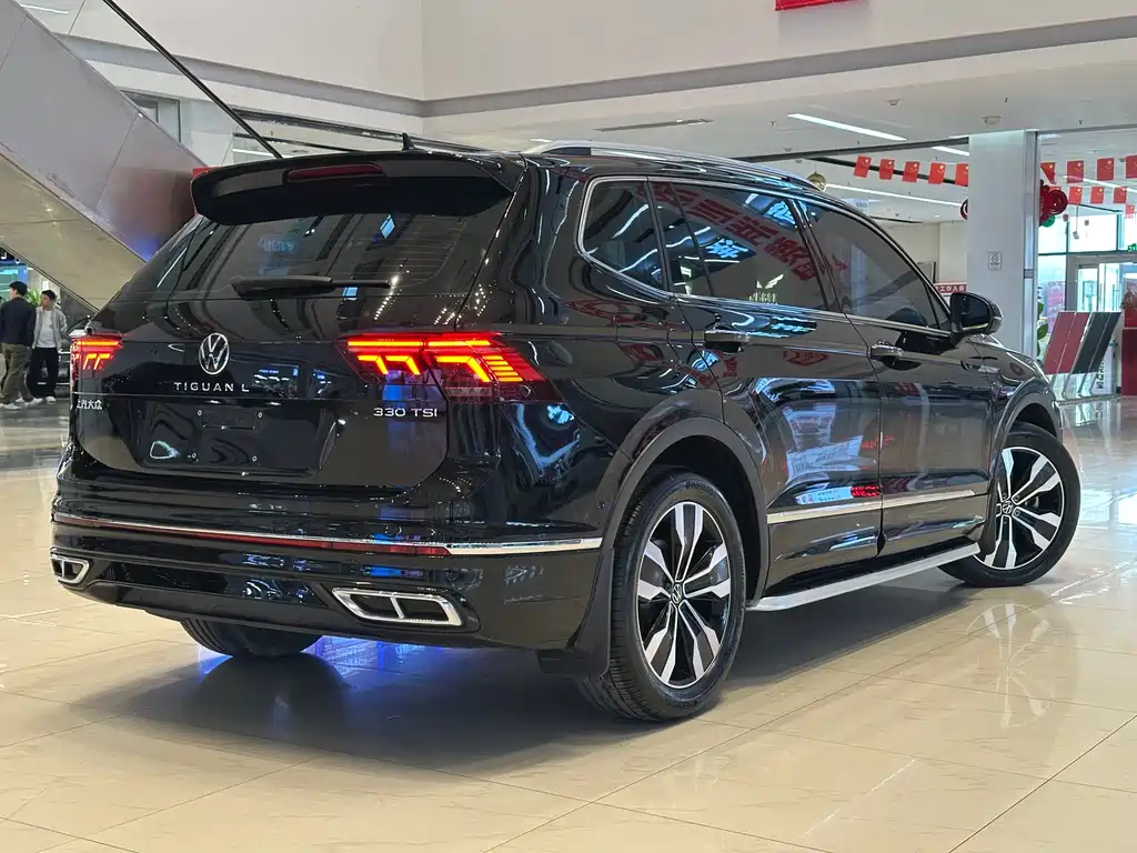Volkswagen Tiguan L 2023 — фото 5