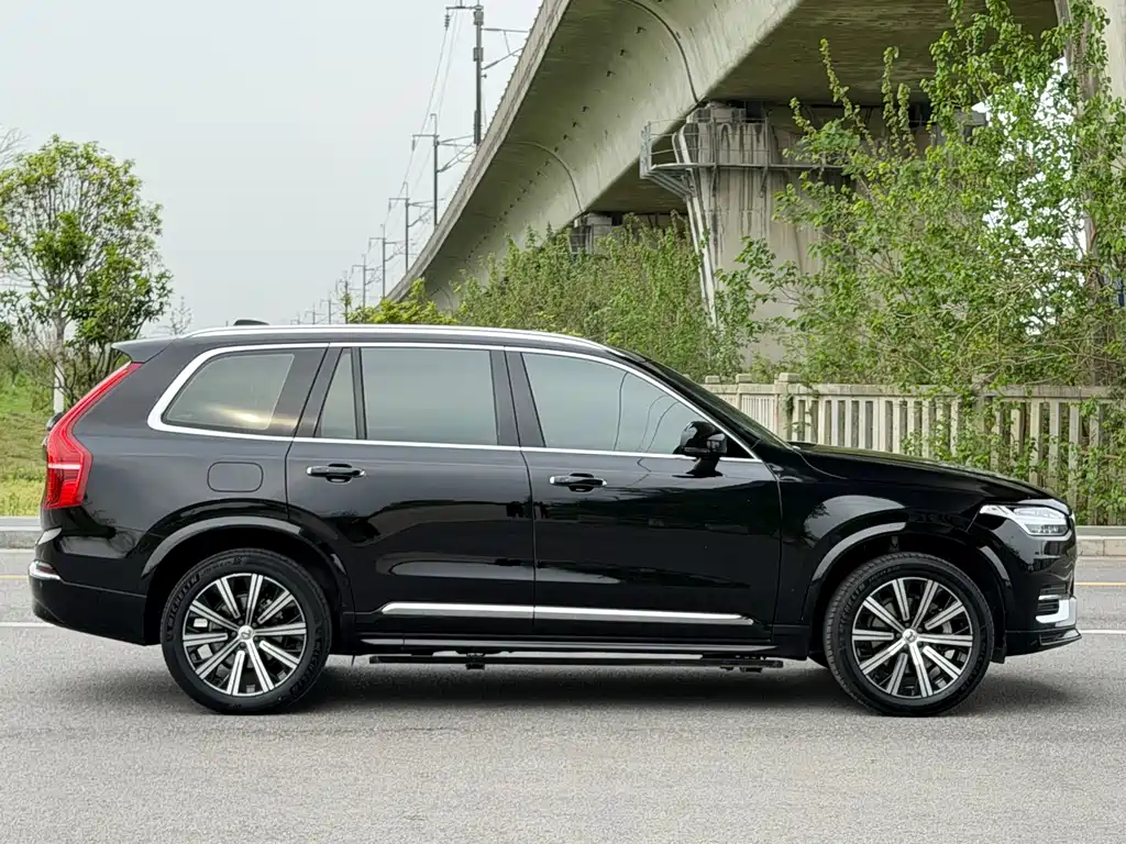 Volvo XC90 2023 — фото 12